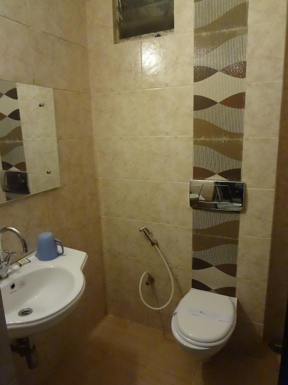 Hotel New Rajdarshan Madikeri Eksteriør billede