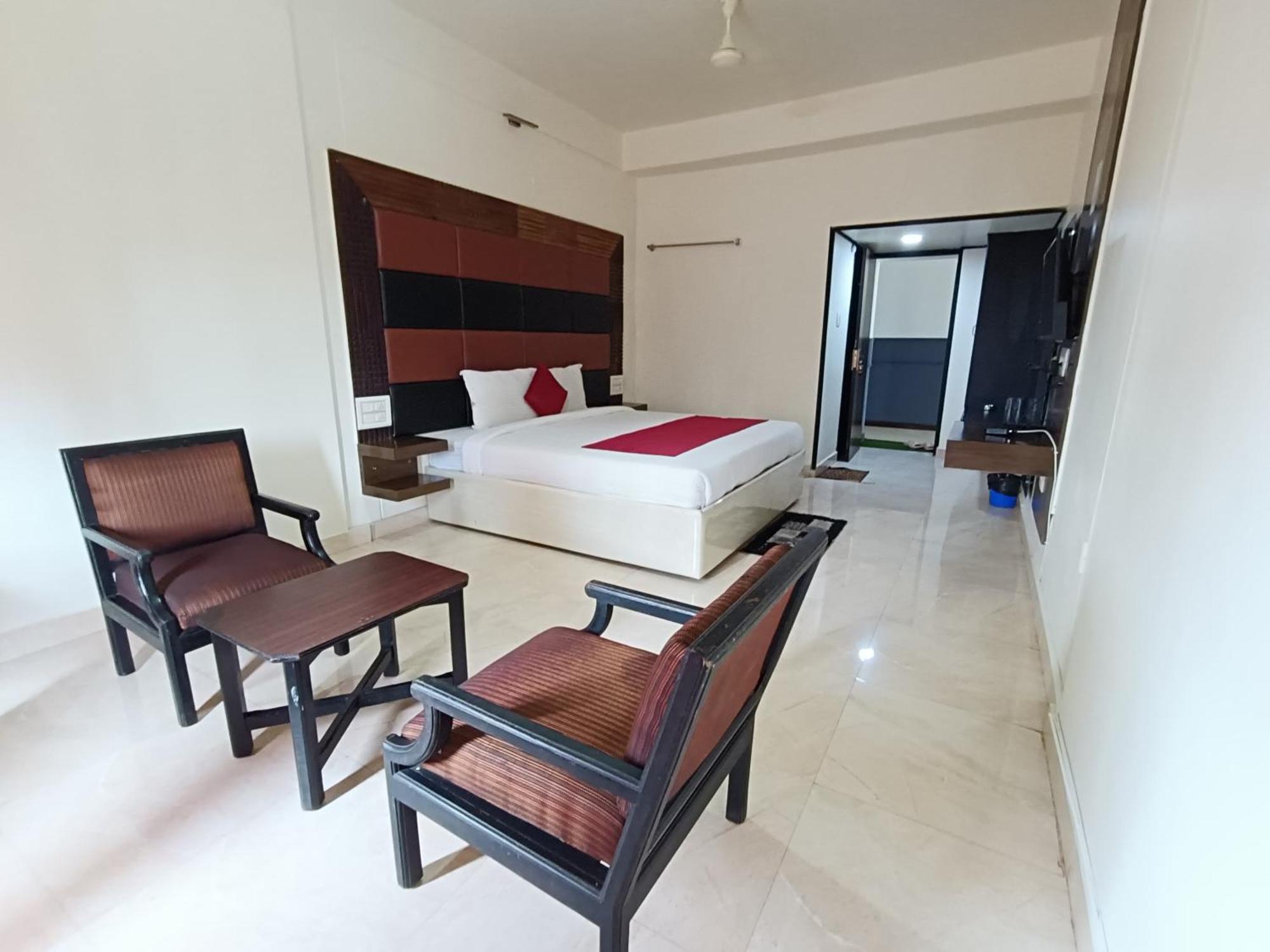 Hotel New Rajdarshan Madikeri Eksteriør billede