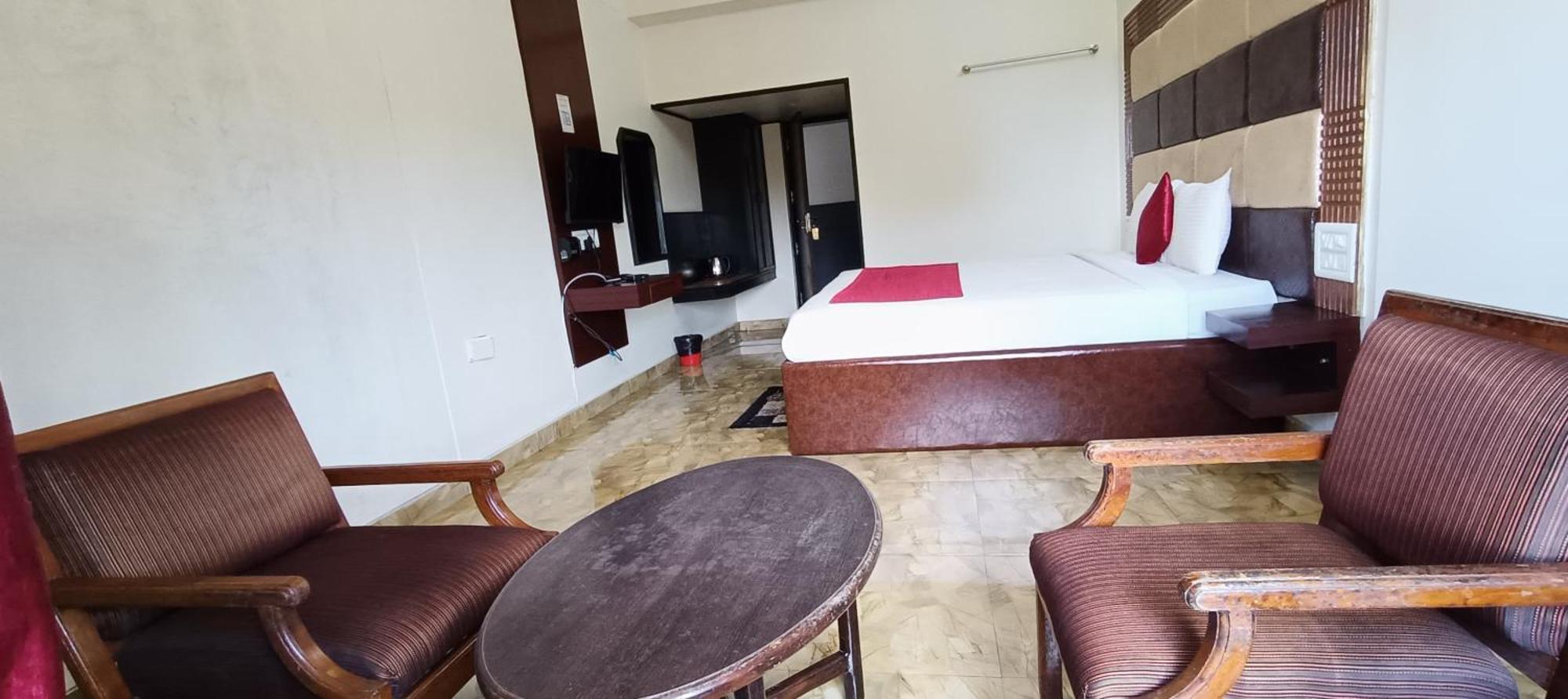 Hotel New Rajdarshan Madikeri Eksteriør billede