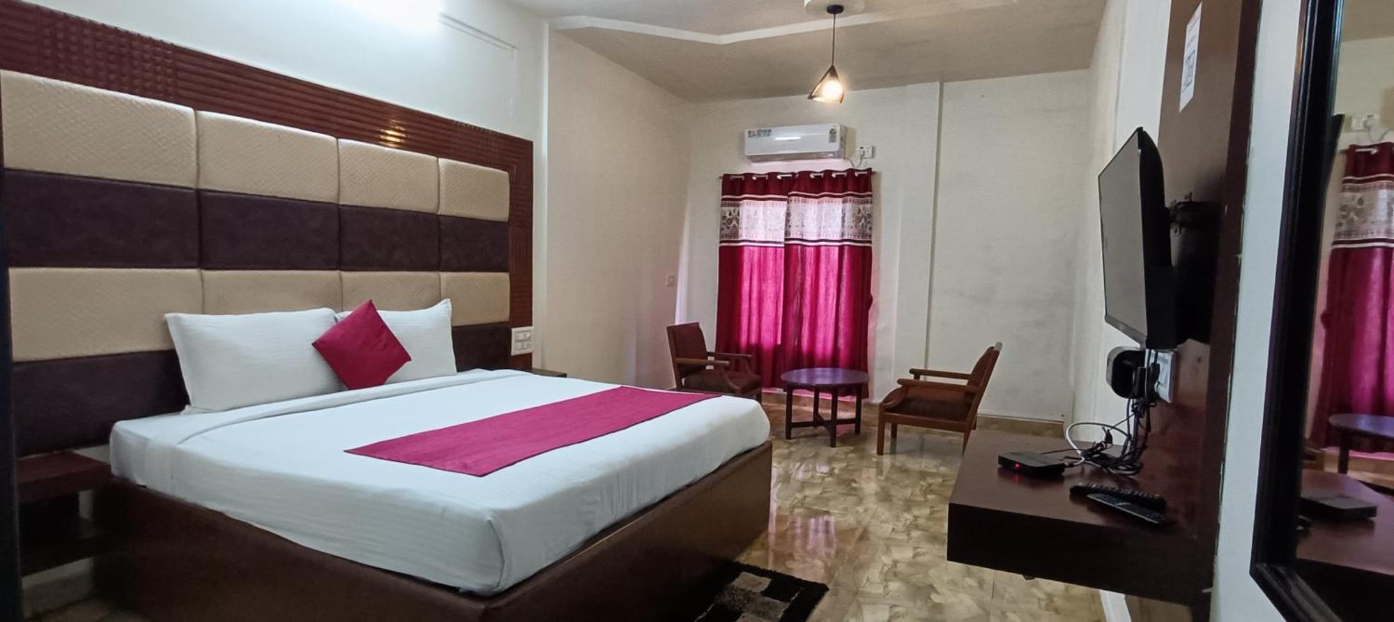 Hotel New Rajdarshan Madikeri Eksteriør billede