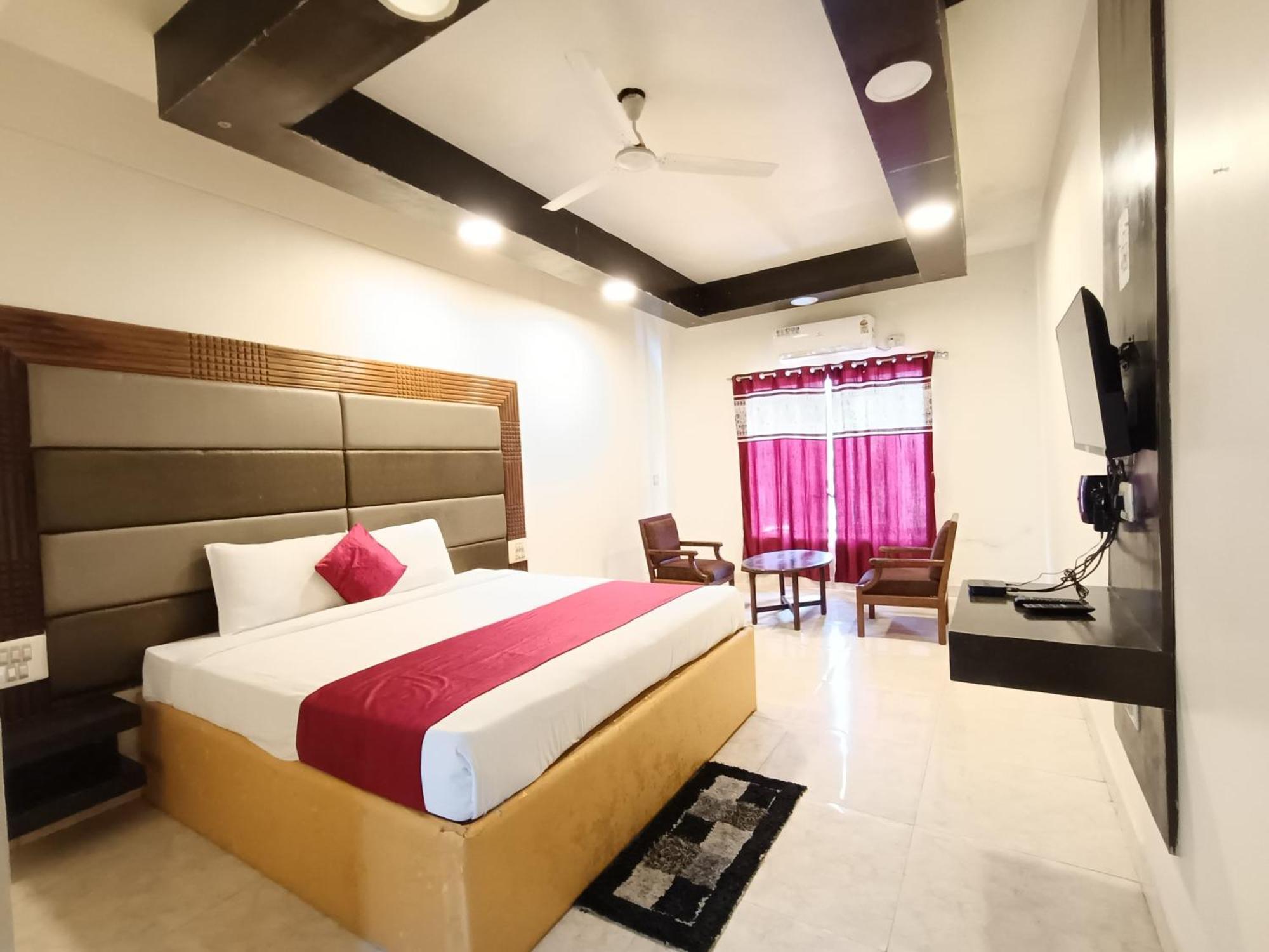 Hotel New Rajdarshan Madikeri Eksteriør billede