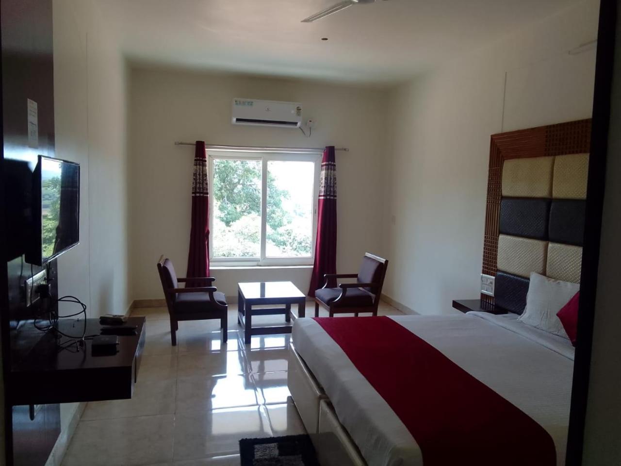 Hotel New Rajdarshan Madikeri Eksteriør billede