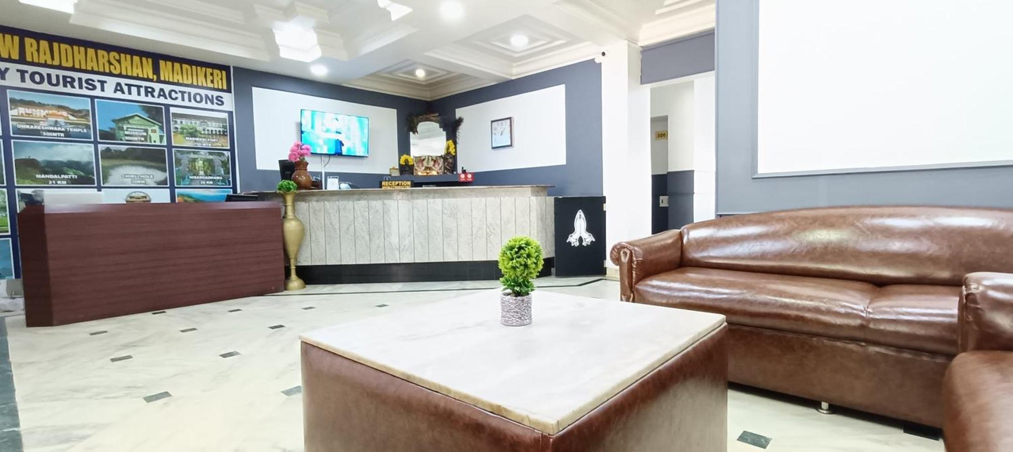Hotel New Rajdarshan Madikeri Eksteriør billede