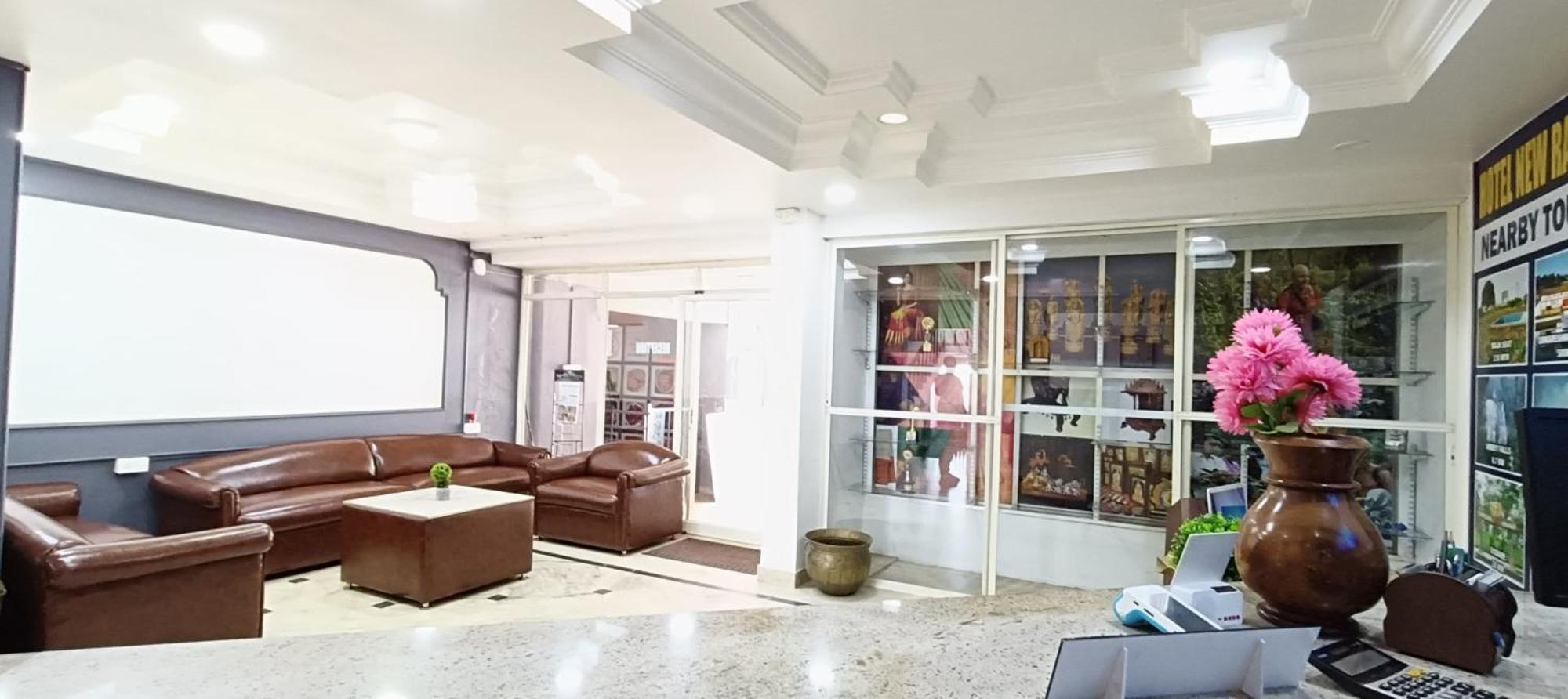 Hotel New Rajdarshan Madikeri Eksteriør billede