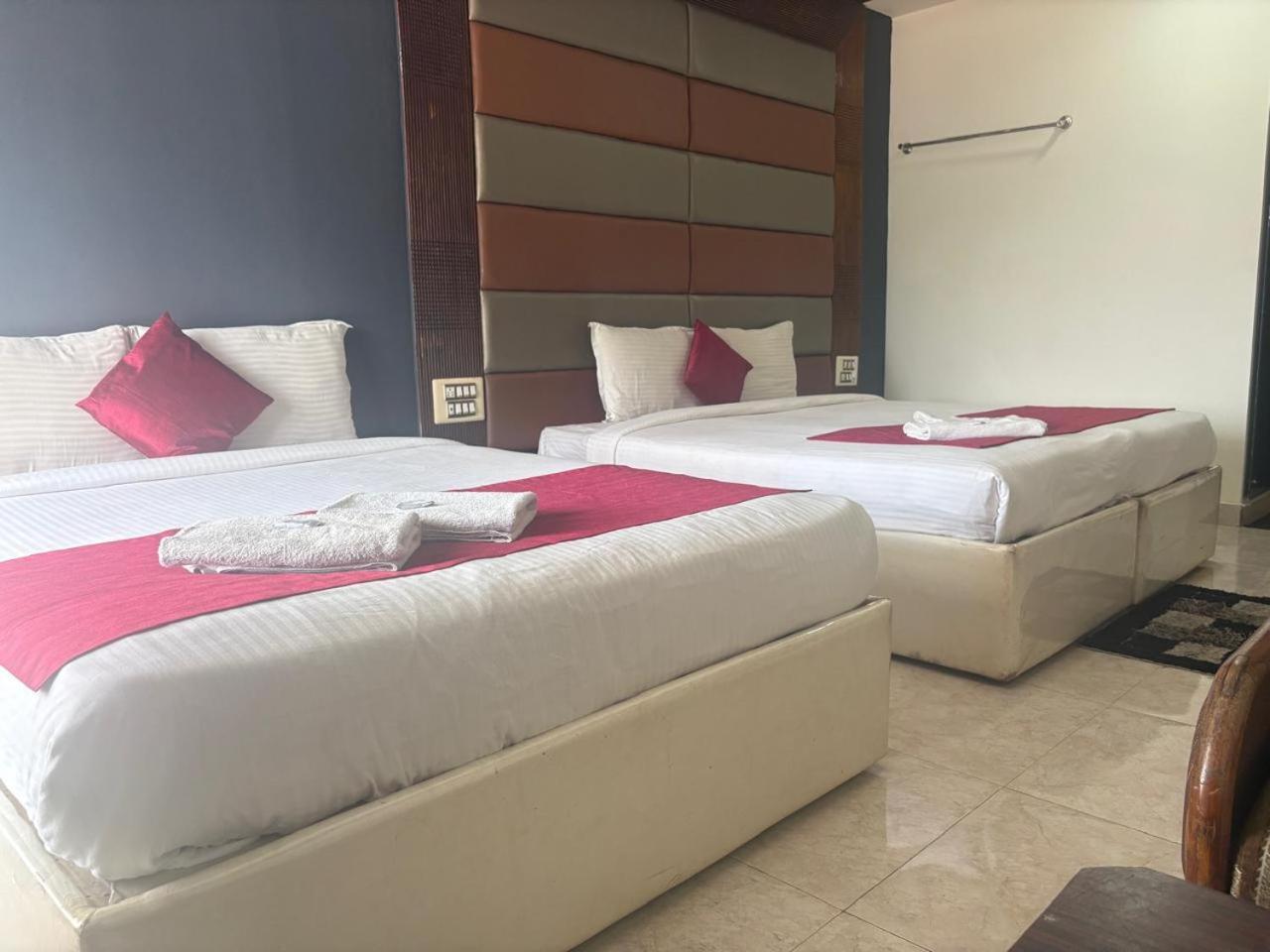Hotel New Rajdarshan Madikeri Eksteriør billede