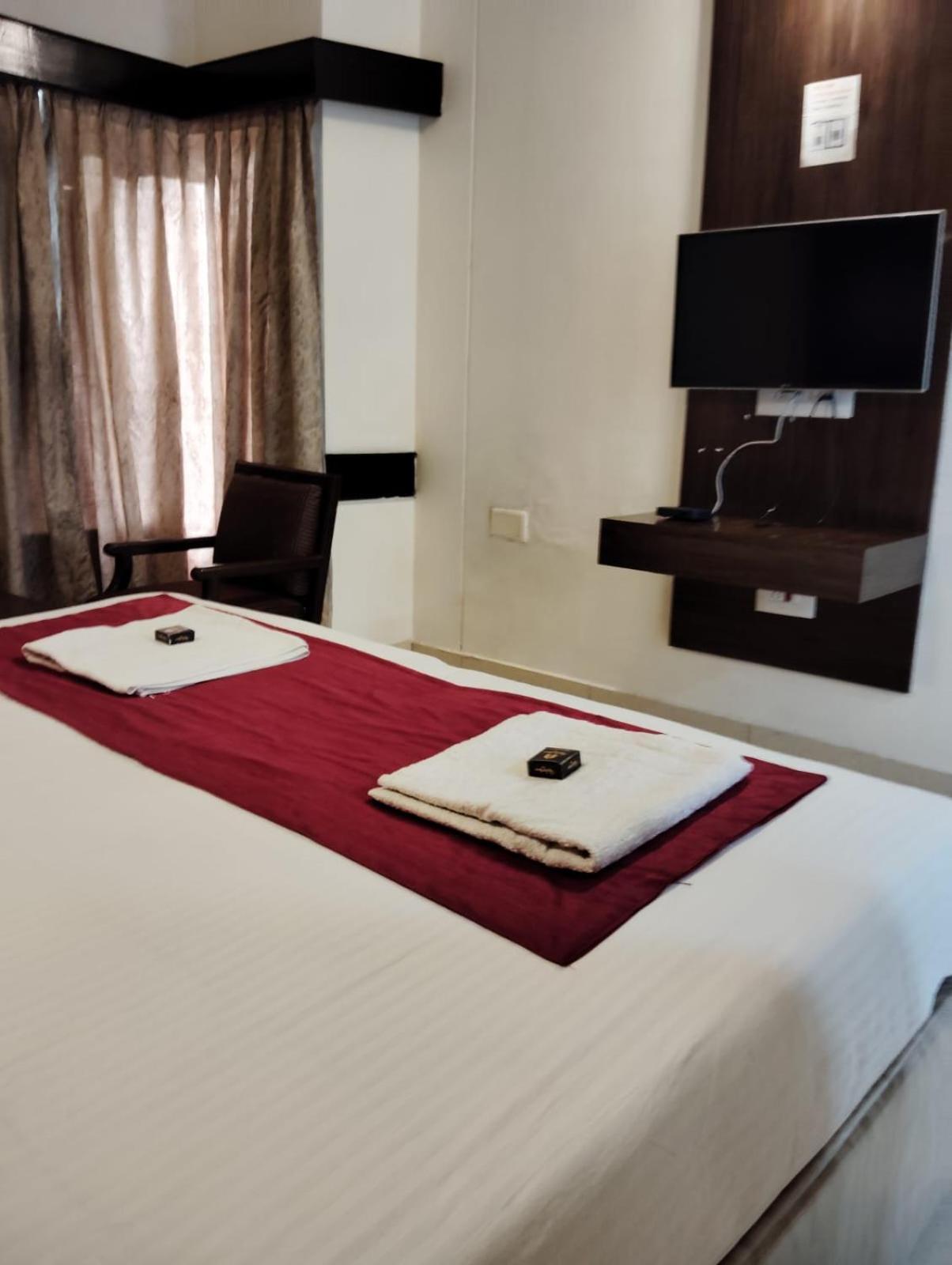 Hotel New Rajdarshan Madikeri Eksteriør billede