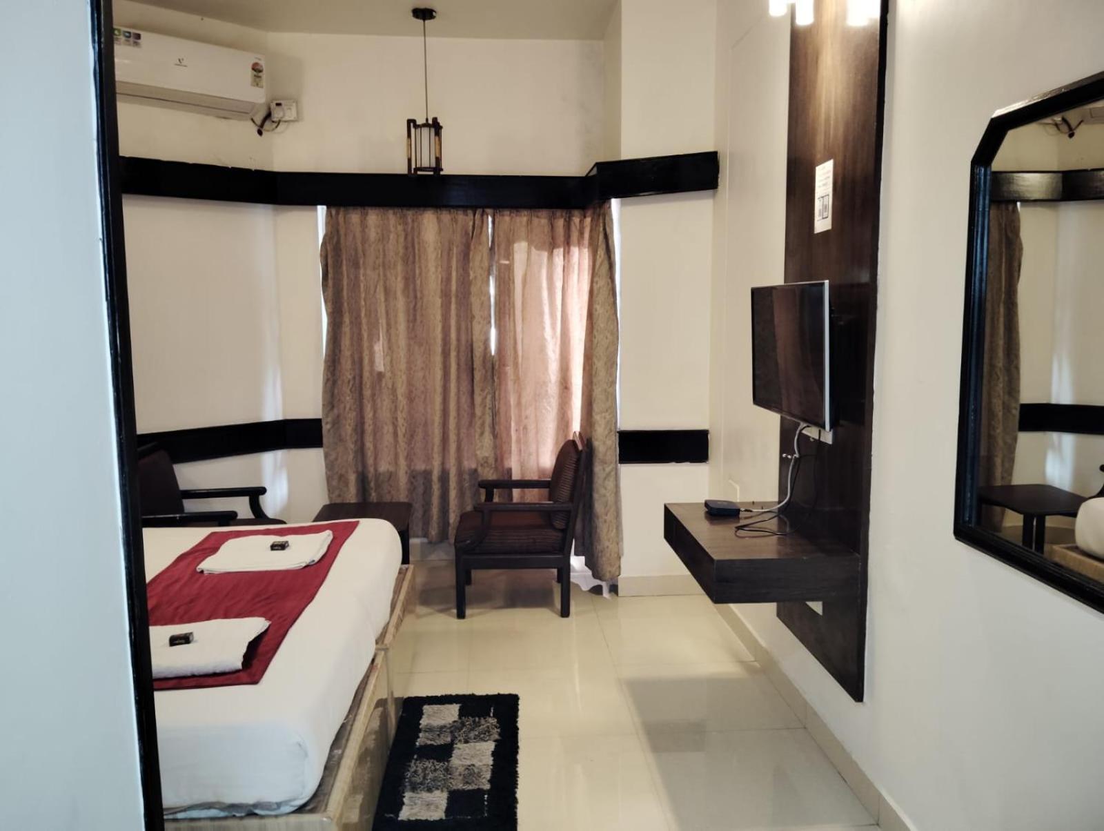 Hotel New Rajdarshan Madikeri Eksteriør billede