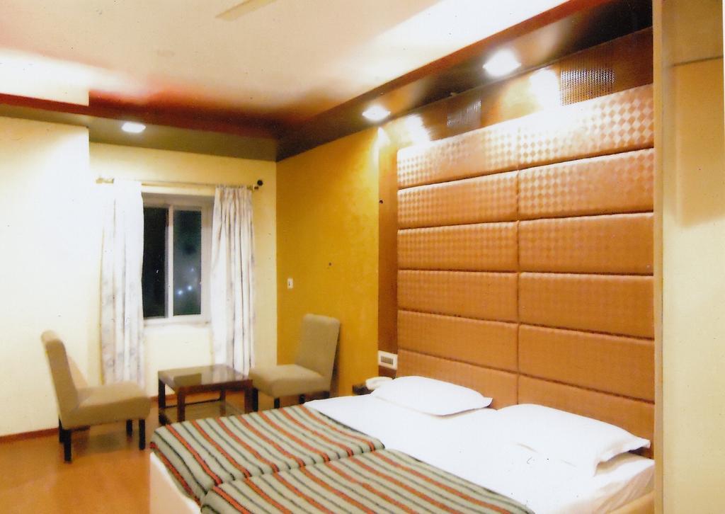 Hotel New Rajdarshan Madikeri Eksteriør billede