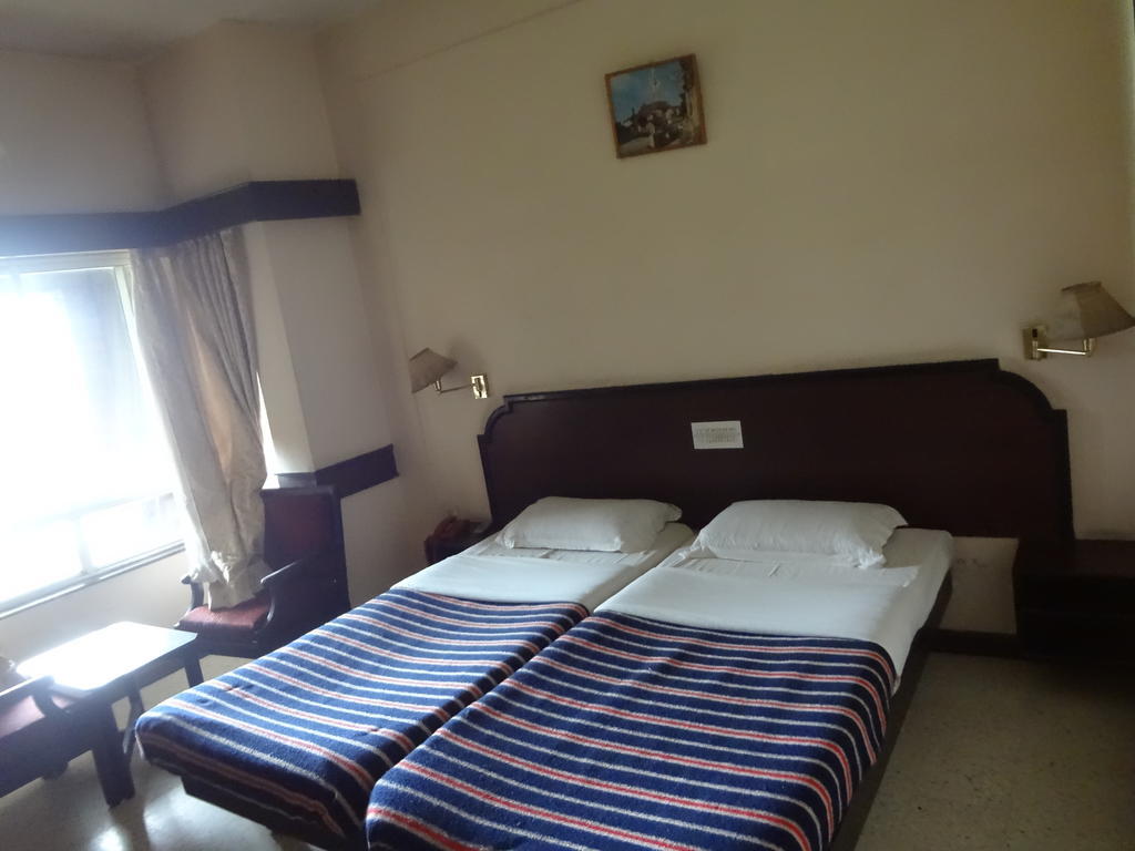 Hotel New Rajdarshan Madikeri Eksteriør billede
