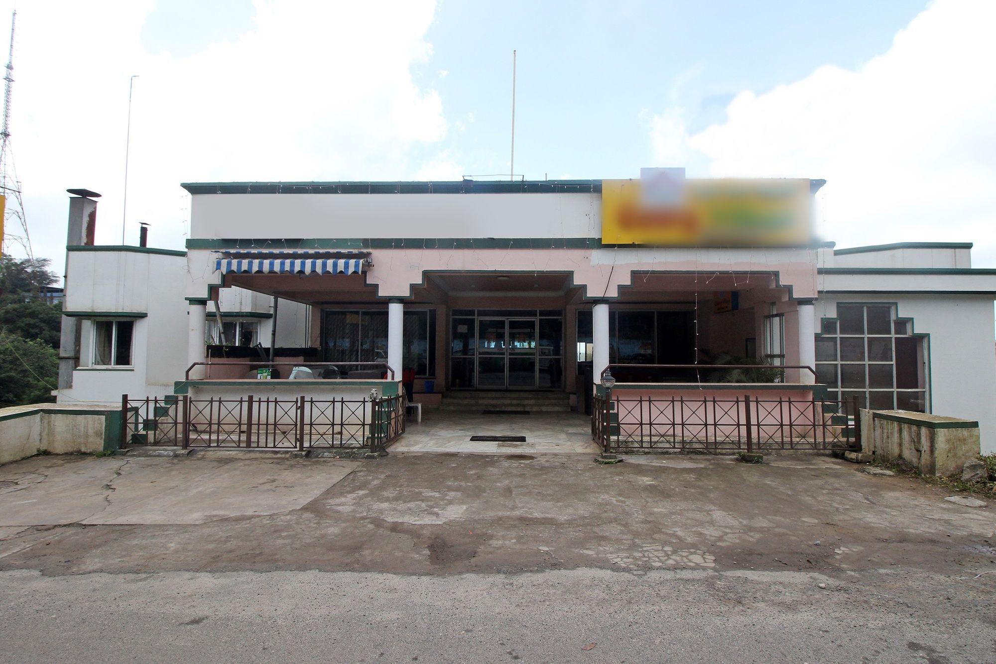 Hotel New Rajdarshan Madikeri Eksteriør billede